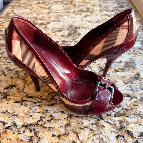 Burberry Open Toe Buckle Pumps - Picture 2 of 11